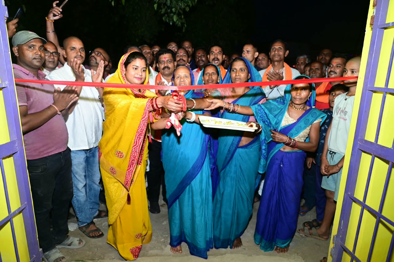 उप मुख्यमंत्री विजय शर्मा ने मड़मड़ा में आंगनबाड़ी और अटल डिजिटल सेवा केंद्र का किया लोकार्पण