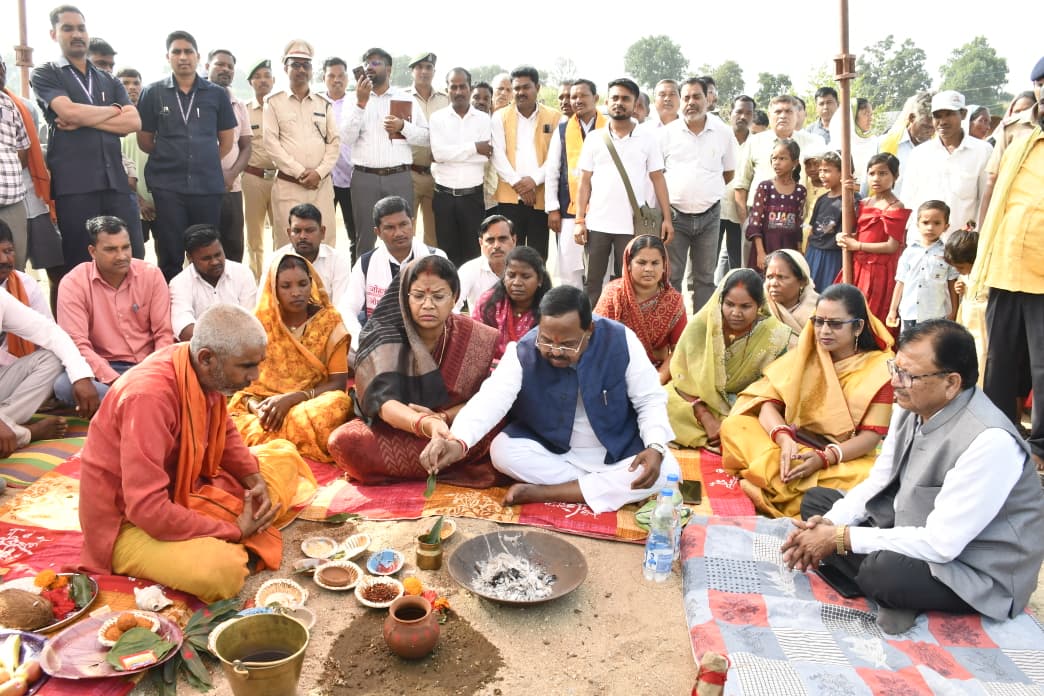 महाअष्टमी पर मंत्री रामविचार नेताम की चलगली क्षेत्र को बड़ी सौगात, मोरन नदी पर बनेगा उच्चस्तरीय पुल