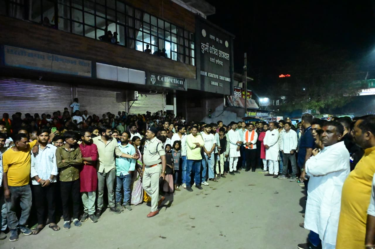 मां भगवती की आराधना में शामिल हुए उप मुख्यमंत्री विजय शर्मा, श्रद्धालुओं से की आत्मीय मुलाकात