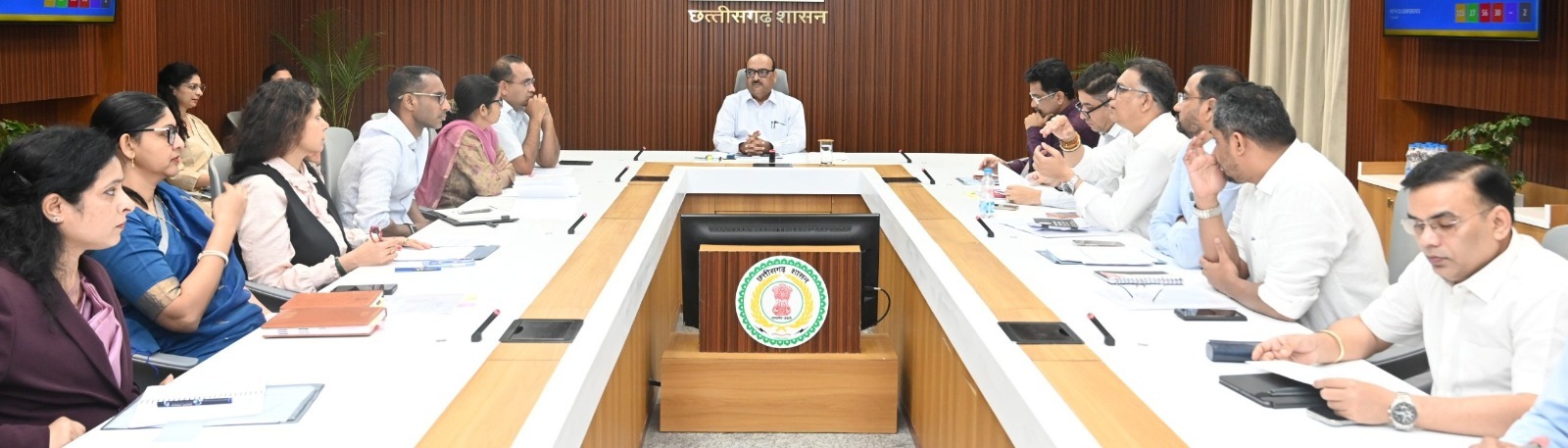 मंत्रालय महानदी भवन में वरिष्ठ अधिकारियों की बैठक, राष्ट्रीय सम्मेलन की तैयारियों और प्राथमिकताओं पर चर्चा