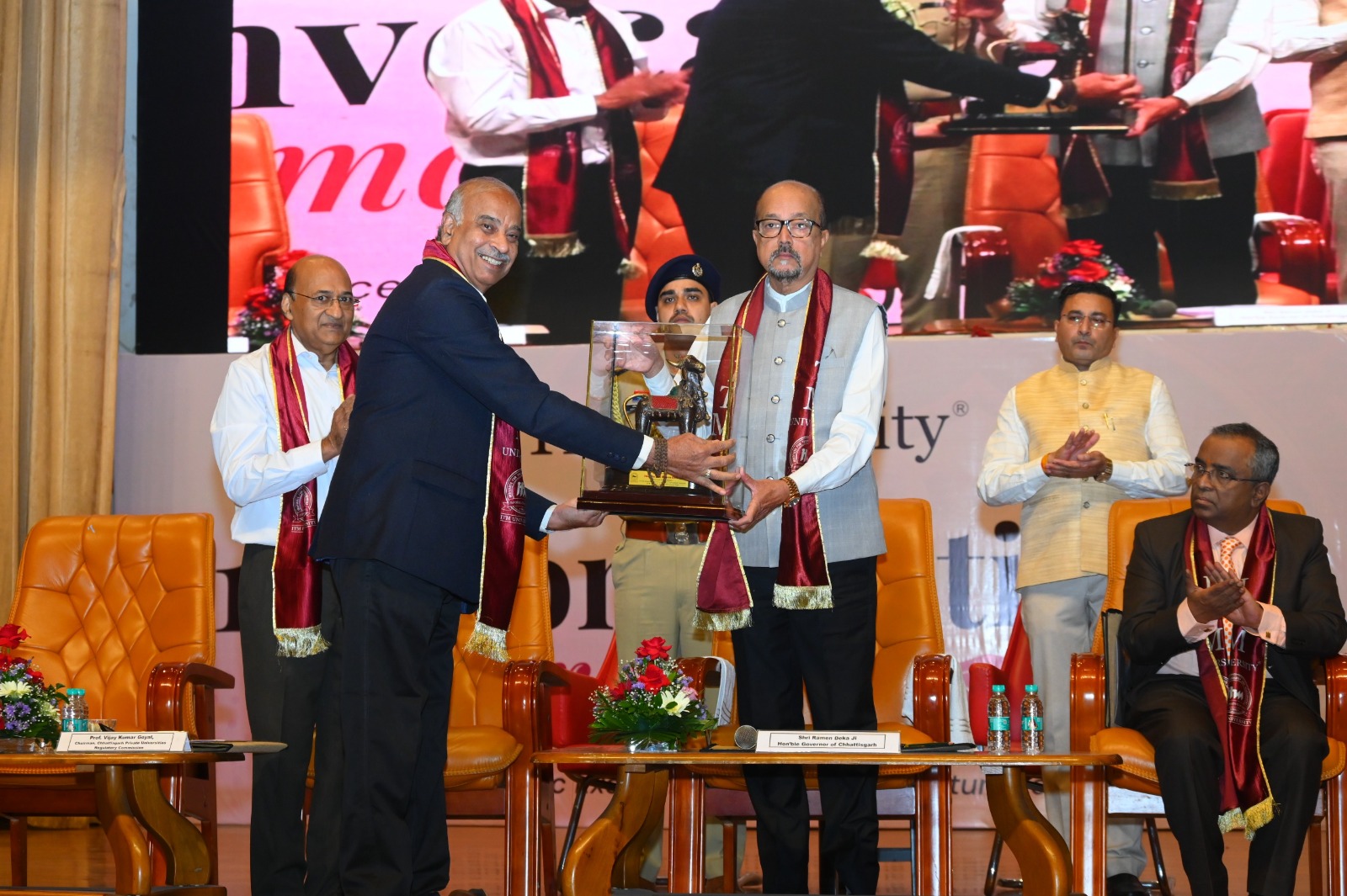 युवा अपने विचारों और रचनात्मकता से देश की अर्थव्यवस्था को नई दिशा दें : रमेन डेका