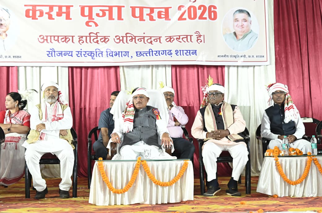 करम पूजा परब में मुख्यमंत्री ने की करम राजा की विधिवत पूजा-अर्चना