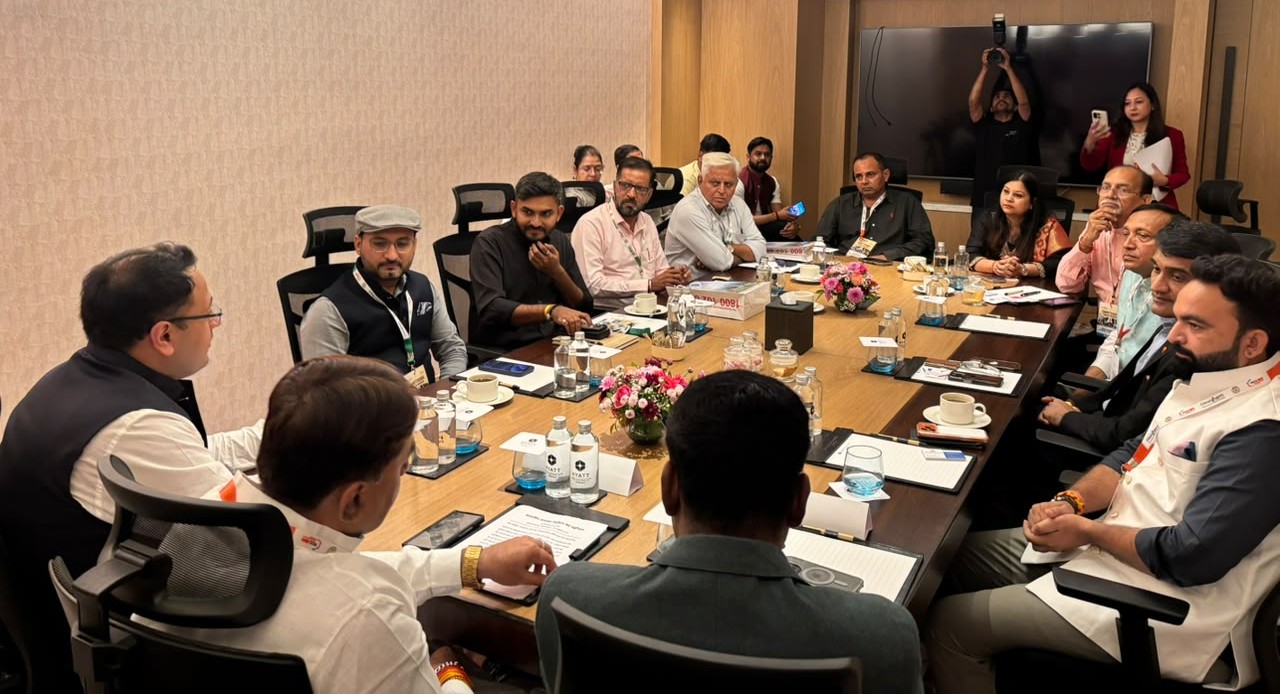 छत्तीसगढ़ के पर्यटन विकास को नई गति देने गुजरात के निवेशकों से किया गया संवाद