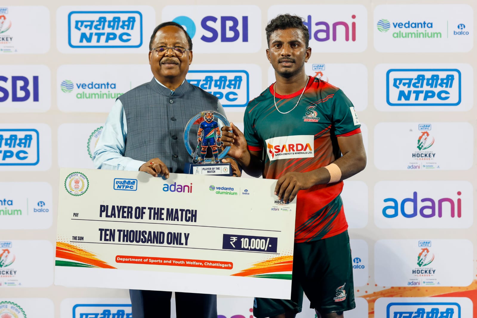 शाहरुख की हैट्रिक से संस्कारधानी स्ट्राइकर्स ने न्यायधानी नाइट्स को दी करारी शिकस्त