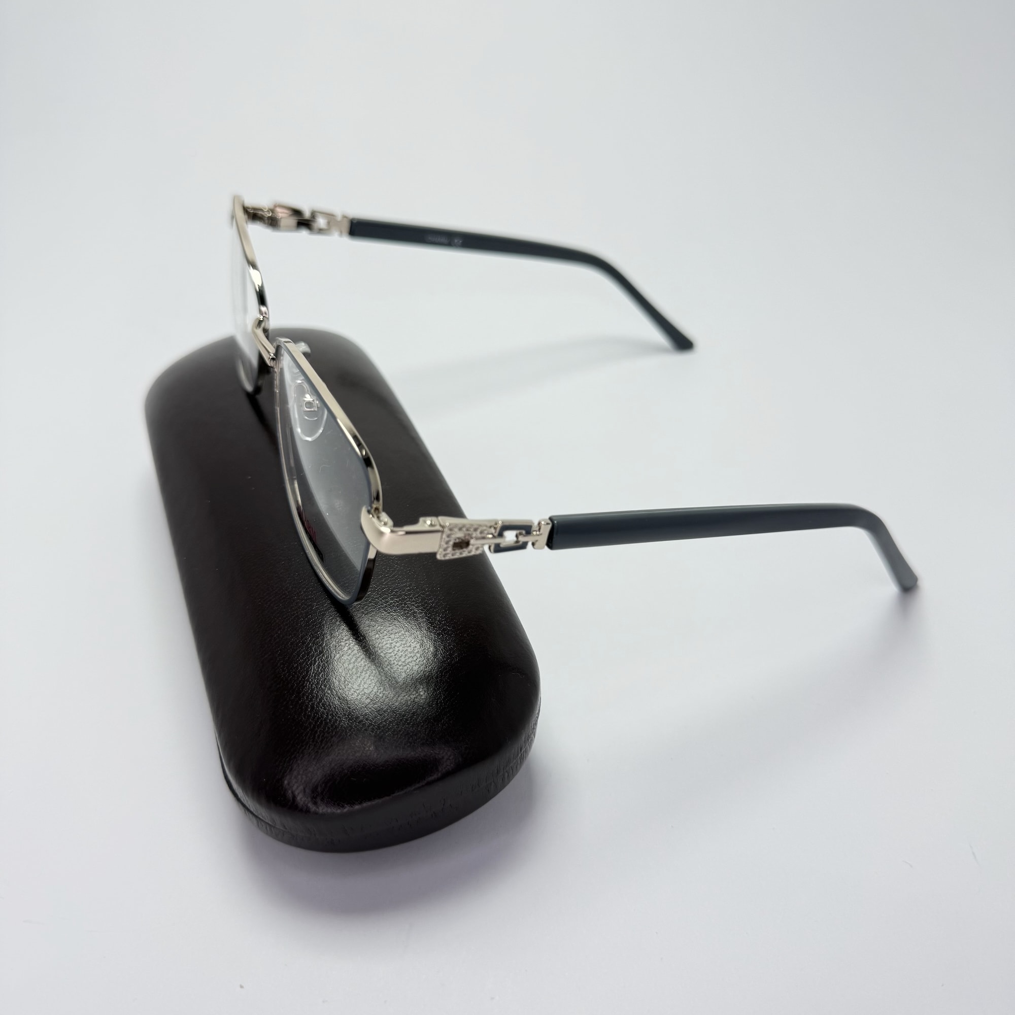 Charm 2602 - Optika Lumera