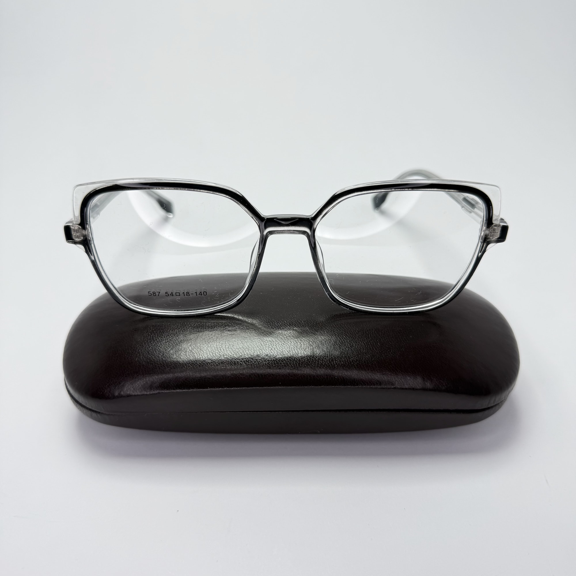 Gio 587 - Optika Lumera