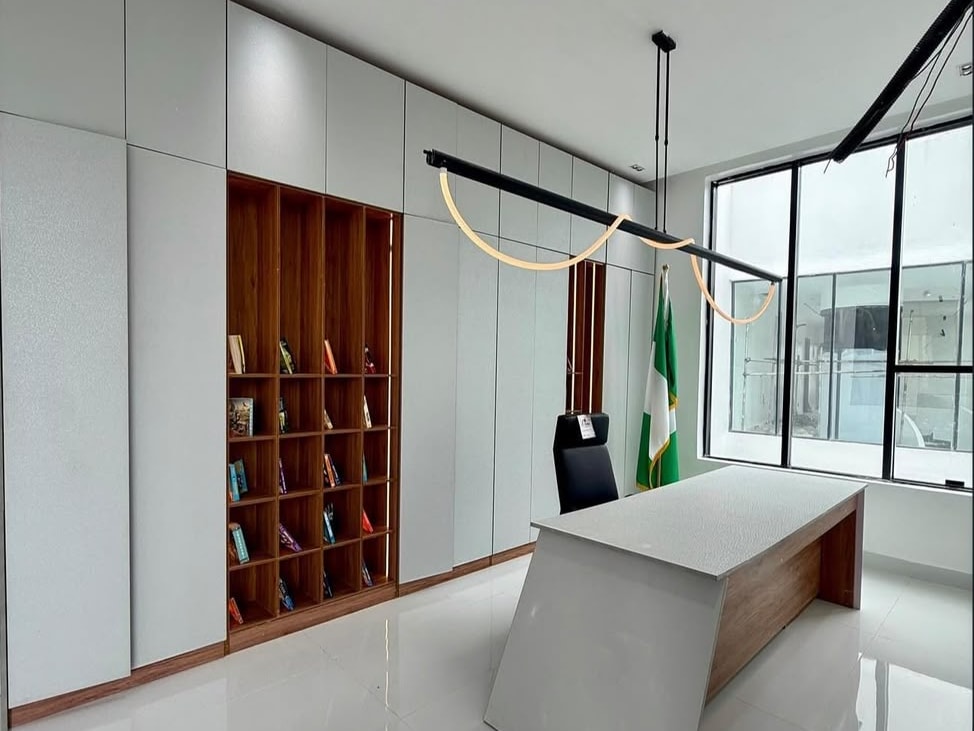 Contemporary 5-Bedroom Fully Detached Home for Sale in Osapa, Lekki — PHOTO-2026-09-27-19-28-46 2.jpg