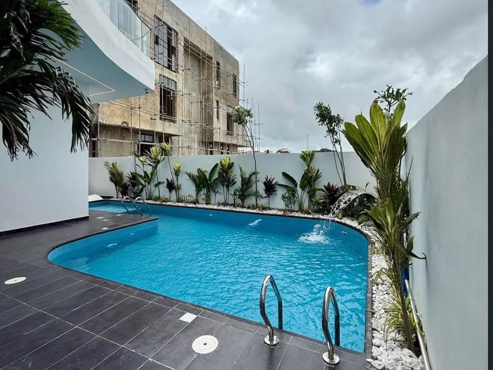 Contemporary 5-Bedroom Fully Detached Home for Sale in Osapa, Lekki — PHOTO-2026-09-27-19-28-58.jpg