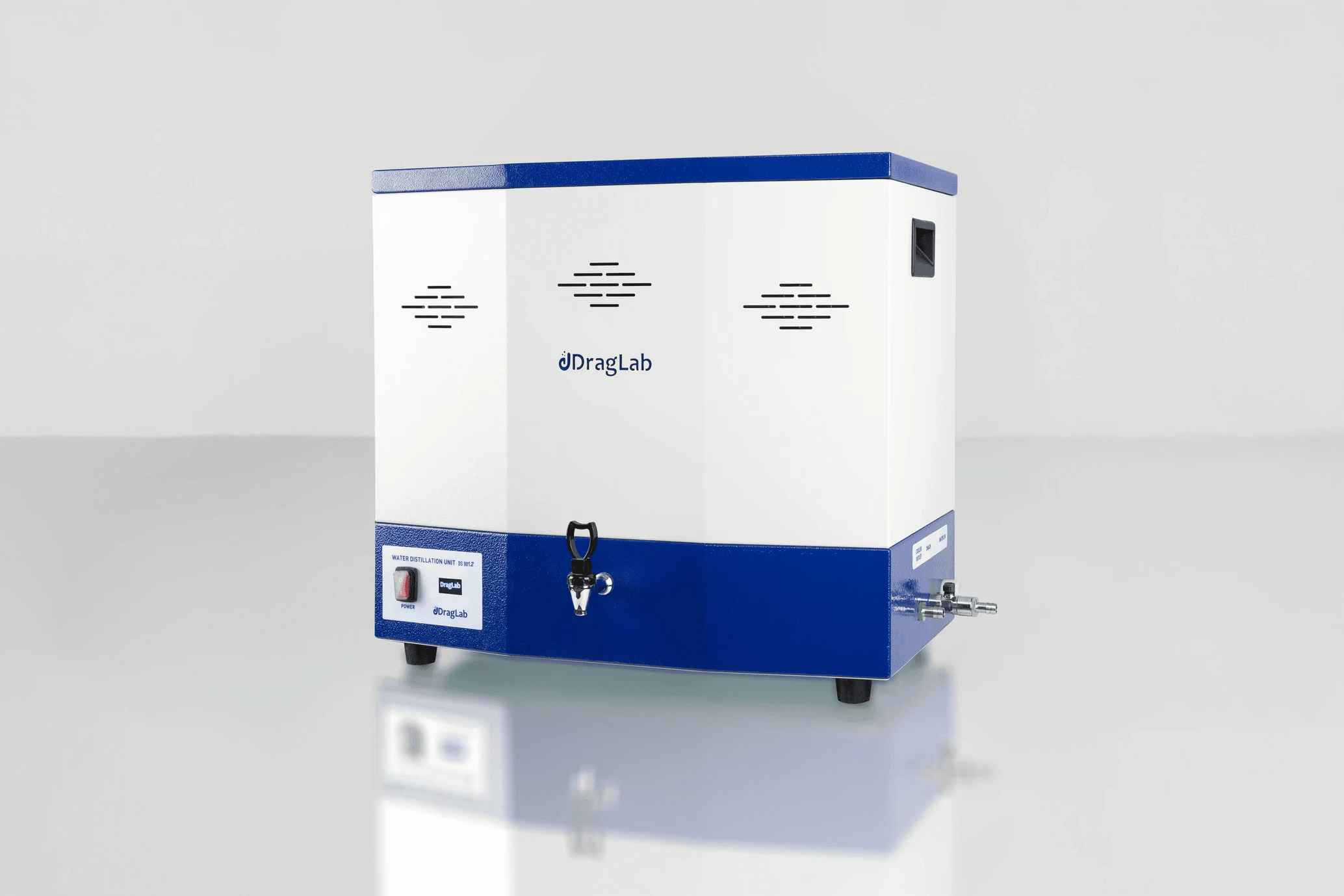 Distilled Water vs Deionized Water: Which Is Better for Laboratories?