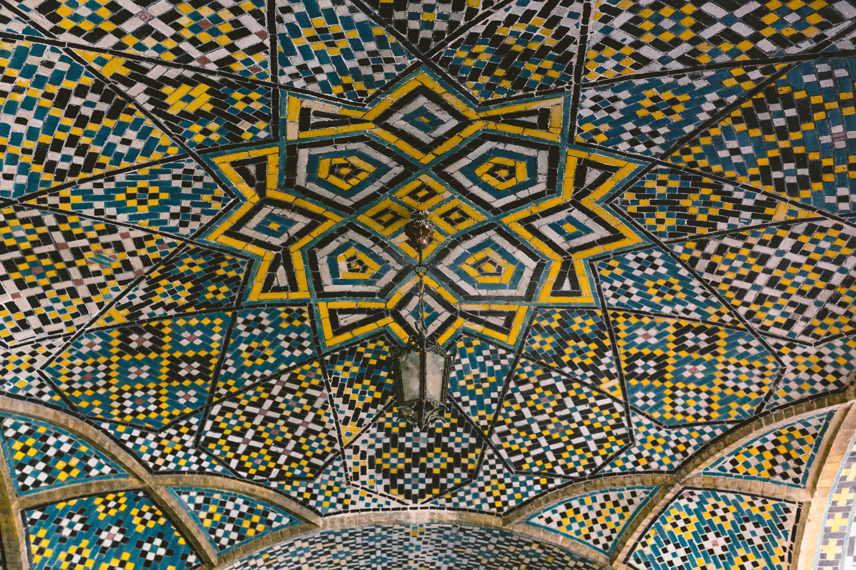 The first of many roof tilings that I would never get tired of seeing.