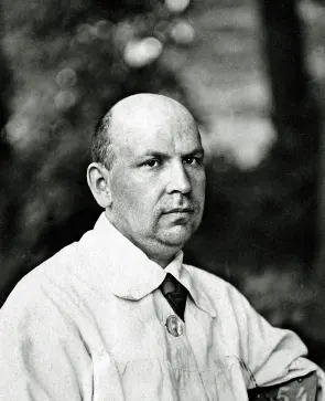 Black-and-white photo of Narbut