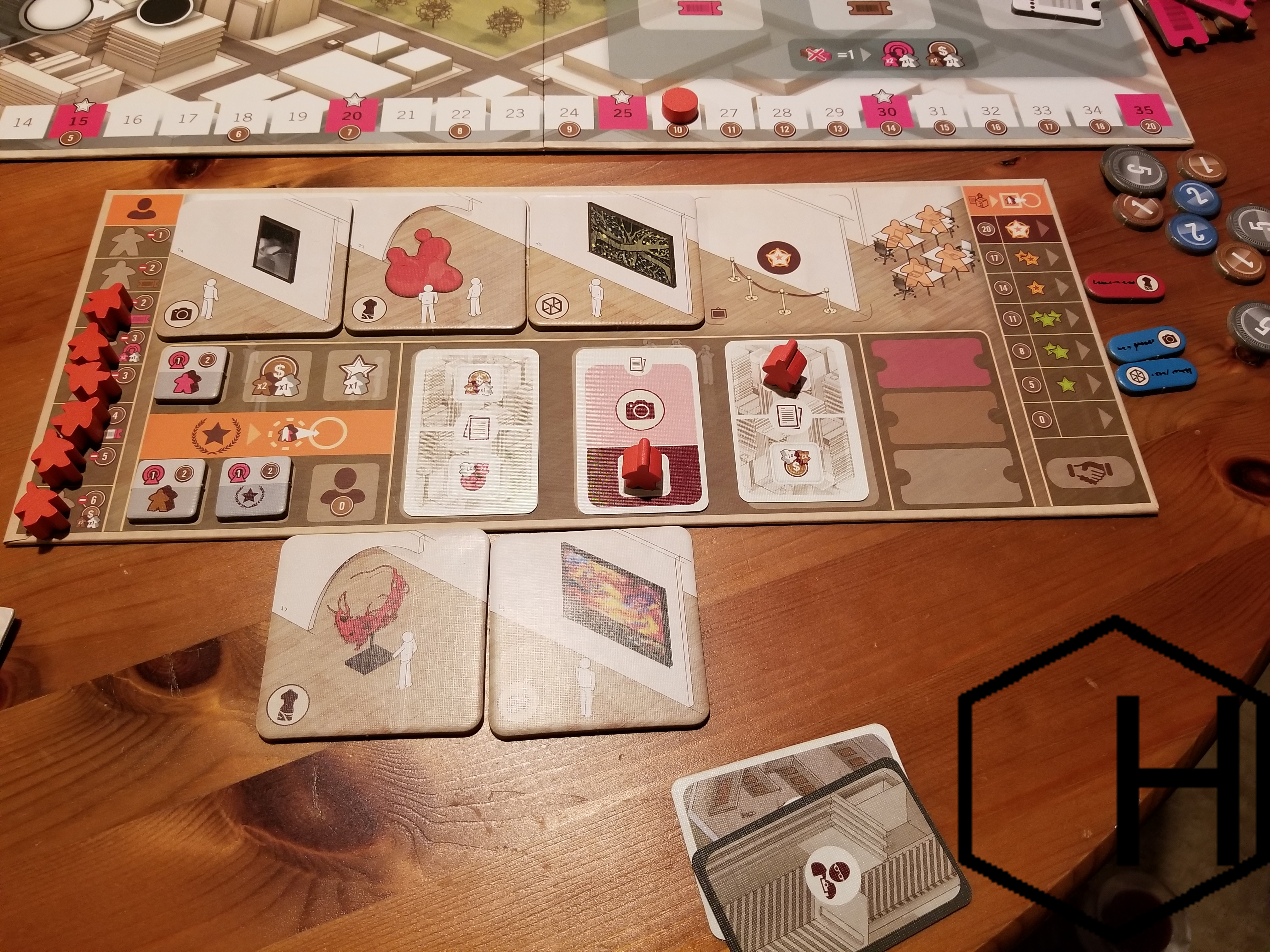 Player board with contracts and bonuses A player board showing contracts and bonuses