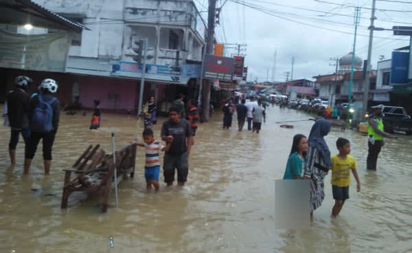 Banjir Tahun Ini Kepung Ibu Kota Aceh Timur, Dua Rumah Tertimbun Longsor