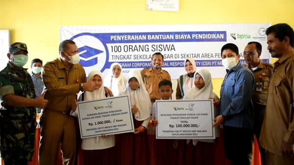 Medco E&P Peduli Pendidikan : 100 Siswa SD Aceh Timur Dapat Bantuan Dana Pendididikan