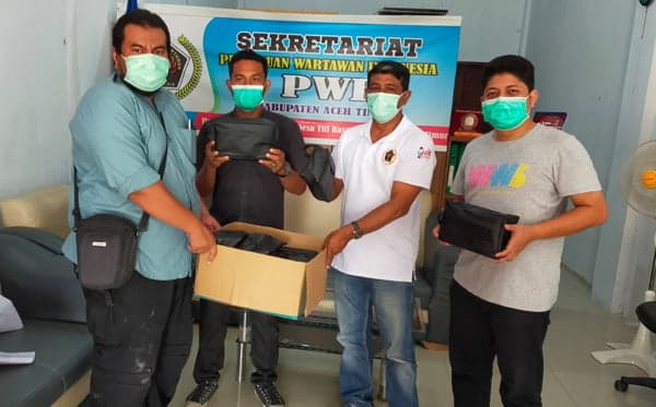 Peduli Wartawan, PT. Medco E&P Malaka Salurkan Paket Kesehatan