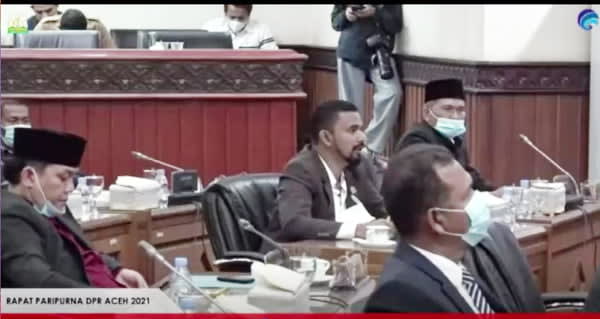 Dalam Sidang Paripurna DPRA, Al- Farlaky Protes Ruas Jalan Peureulak -Lokop belum Dikerjakan