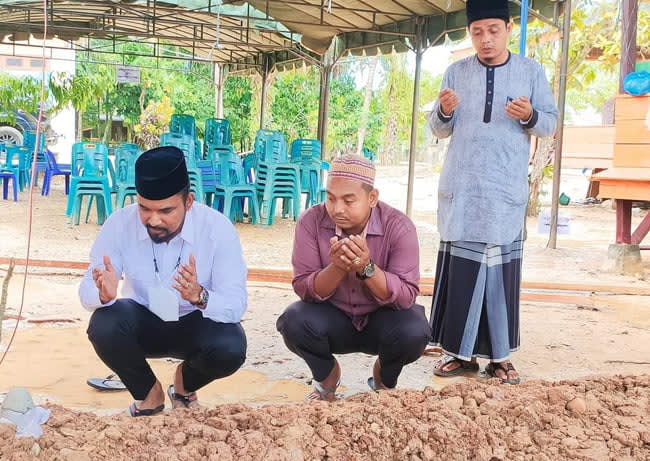 Anggota DPR Aceh, Al Farlaky Melayat ke Kediaman Ulama Aceh