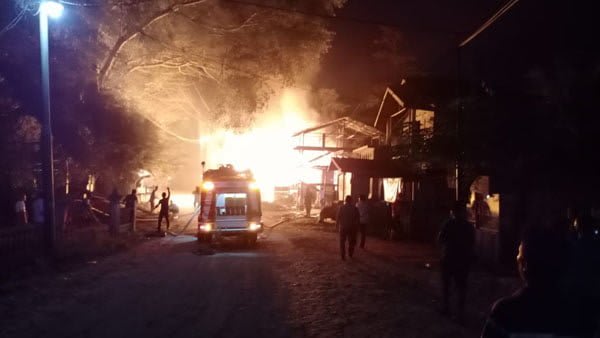 3 Pintu Kios dan Warung di Ranto Peureulak Ludes Terbakar