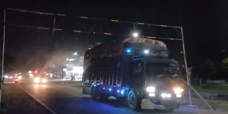 Batas Ketinggian Truk Melintas Jembatan Baeley Kutablang 4 Meter