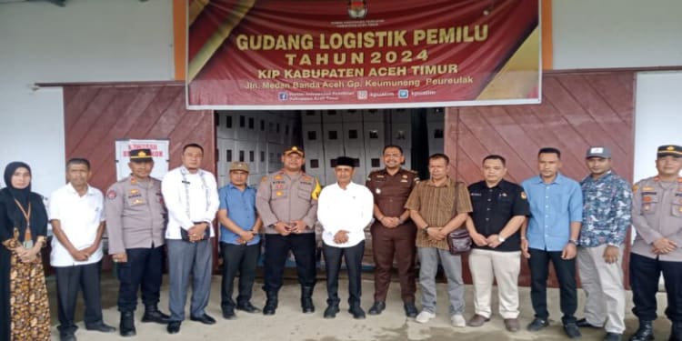 Pj Bupati dan Forkopimda Pantau Lipat Surat Suara