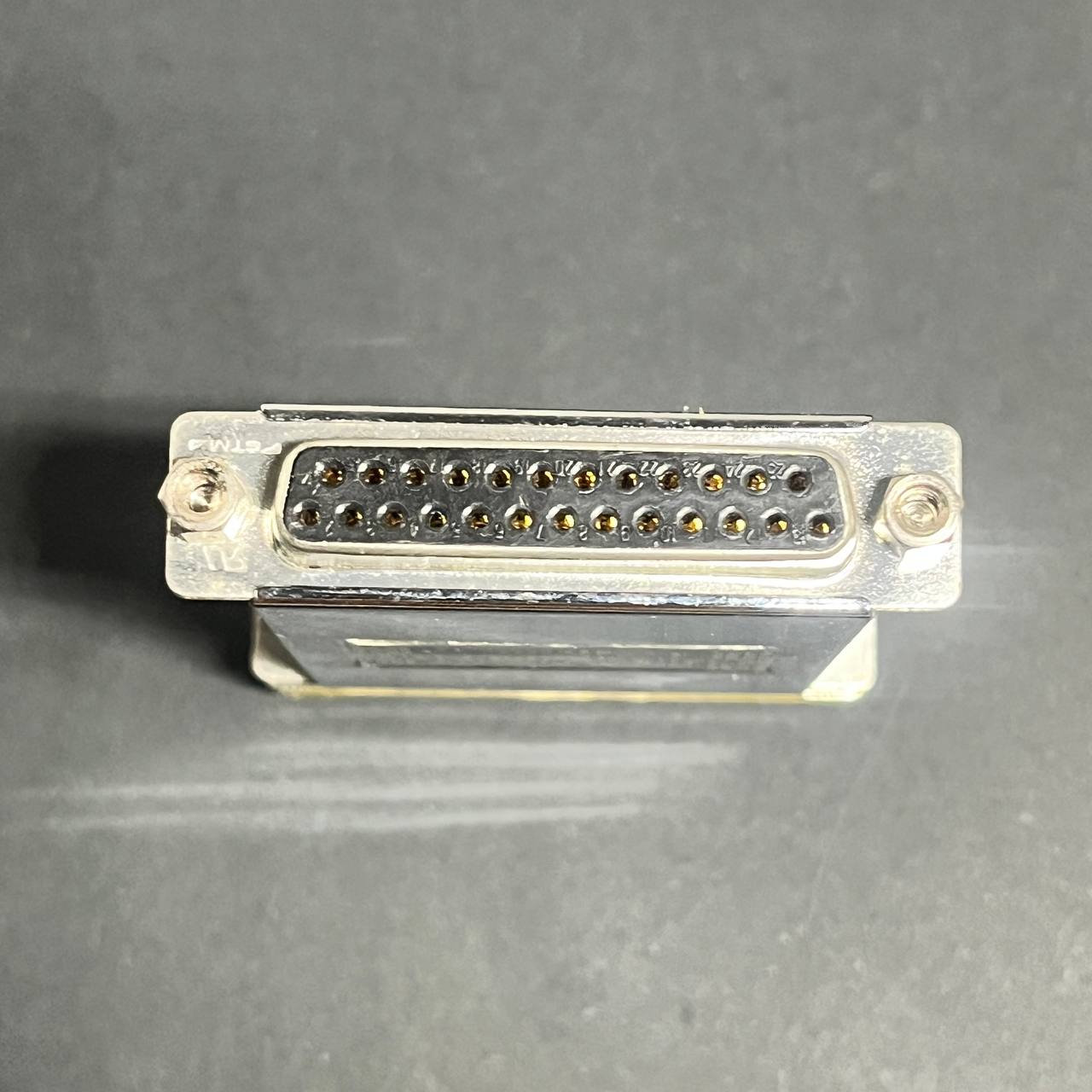 Adaptador DB25 Macho a Hembra L-com DGS-25F | Protector de Puerto Metálico (Port Saver / RS-232)