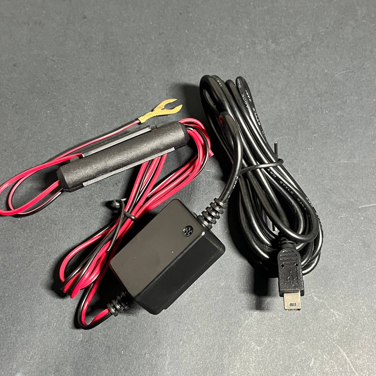 Kit Cableado Hardwire DVR Carro 12V-24V a 5V 1.5A con Protección de Voltaje Mini USB