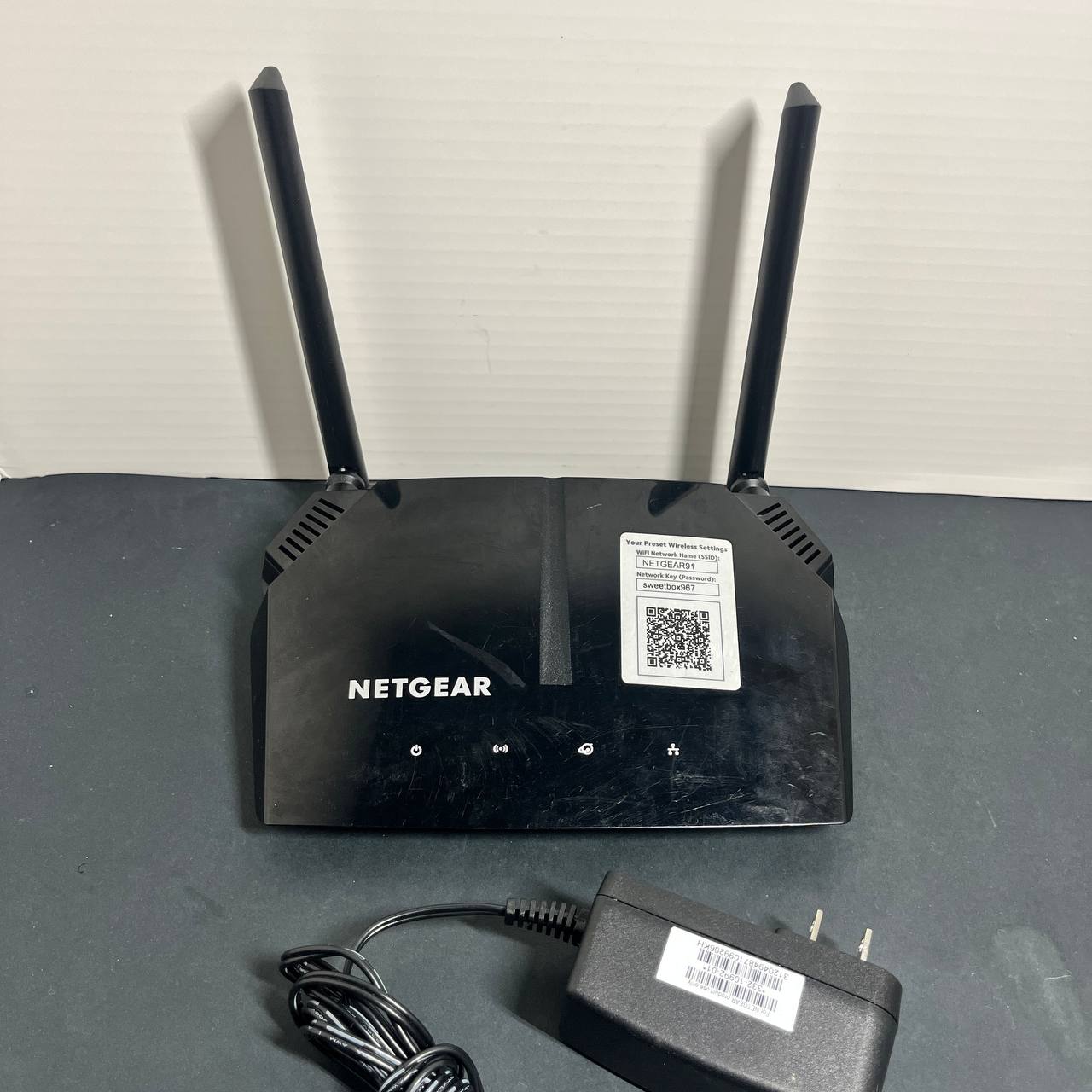 Router Wi-Fi NETGEAR NETGEAR91 con Antenas Externas y Adaptador de Corriente