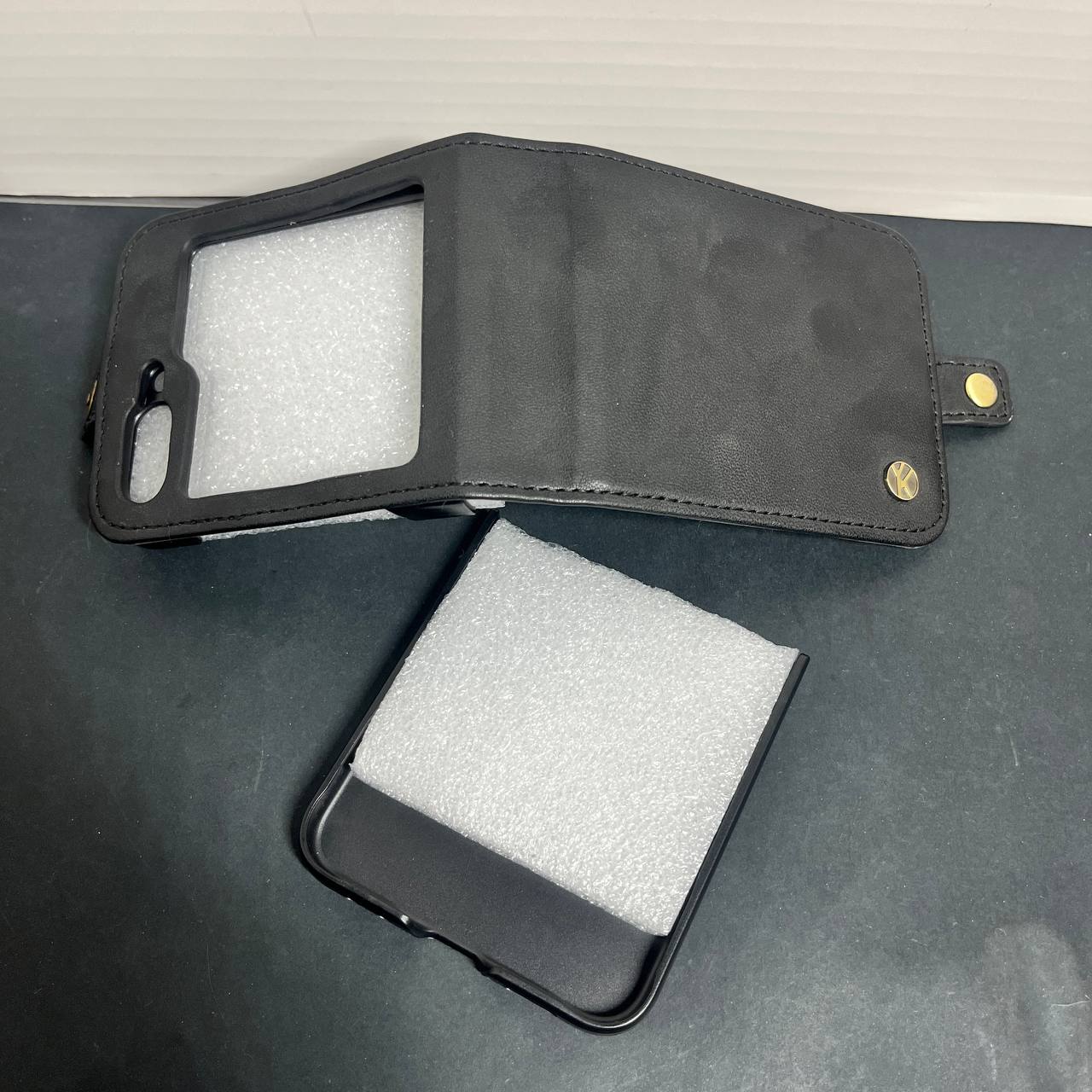 Estuche Premium YIKATU tipo Billetera para Samsung Galaxy Z Flip 5 | Funda de Cuero