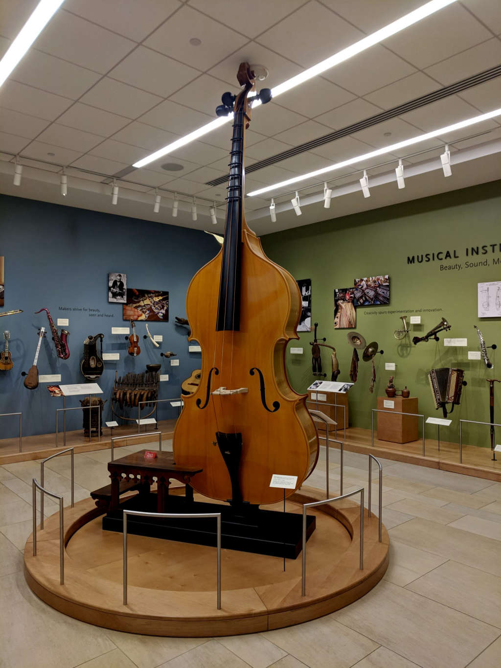 Cover Image for MUSICAL INSTRUMENT MUSEUM