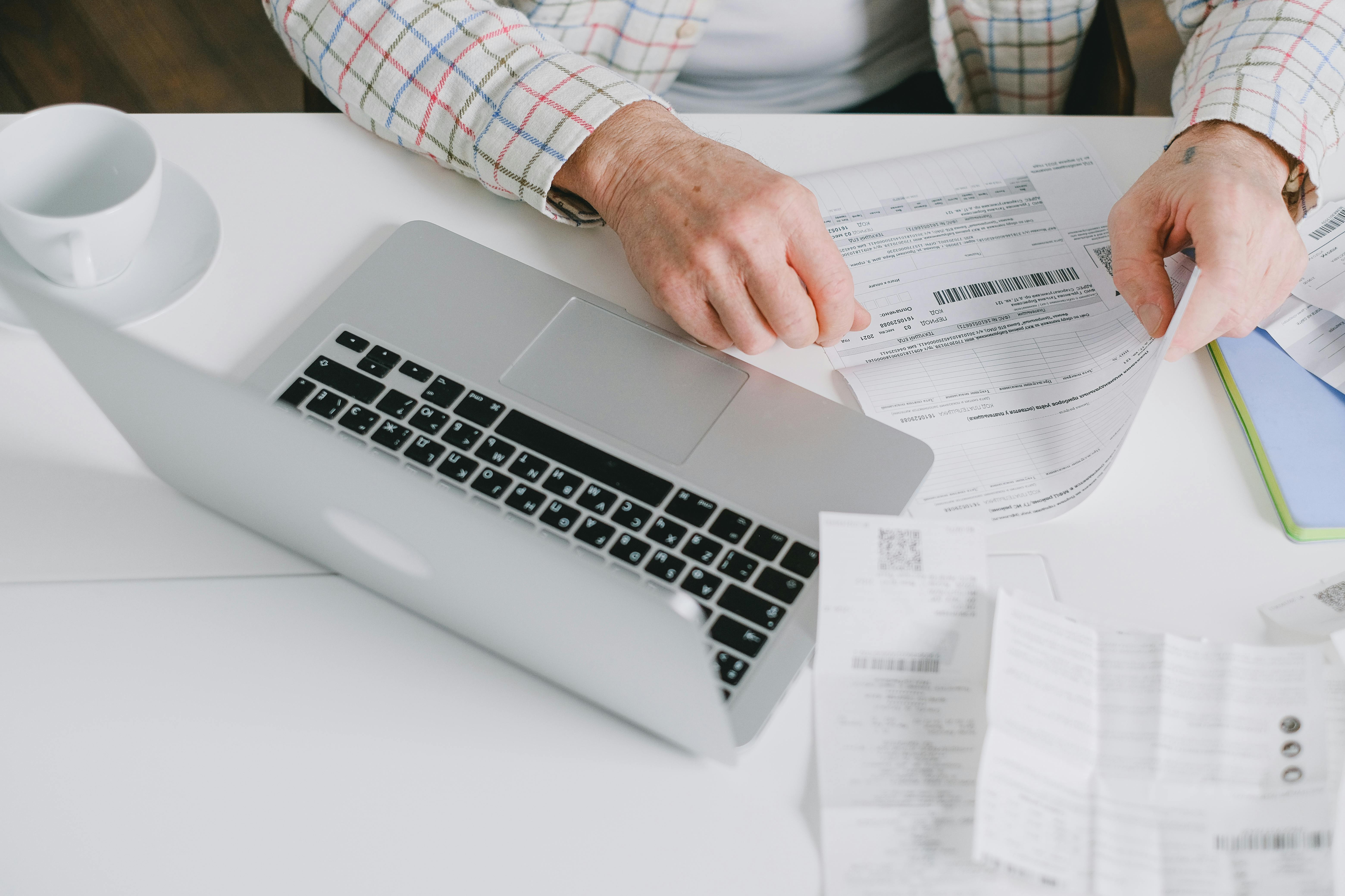 How to Set Up Recurring Invoices for Retainer Clients (Step-by-Step)