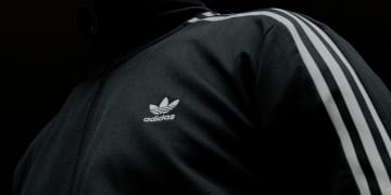 black sportjacket adidas logo