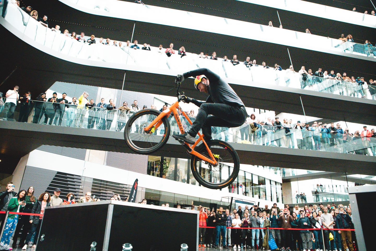 metano Recomendación bordillo Danny MacAskill on Tackling Fear | adidas GamePlan A