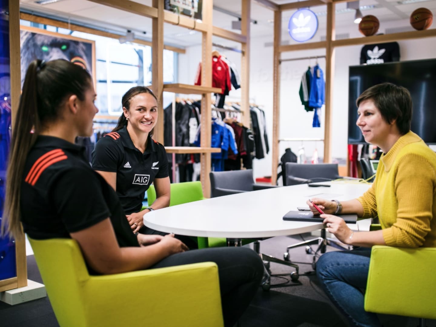 An interview with Les Elders and Eloise Blackwell from the women's rugby team Black Ferns