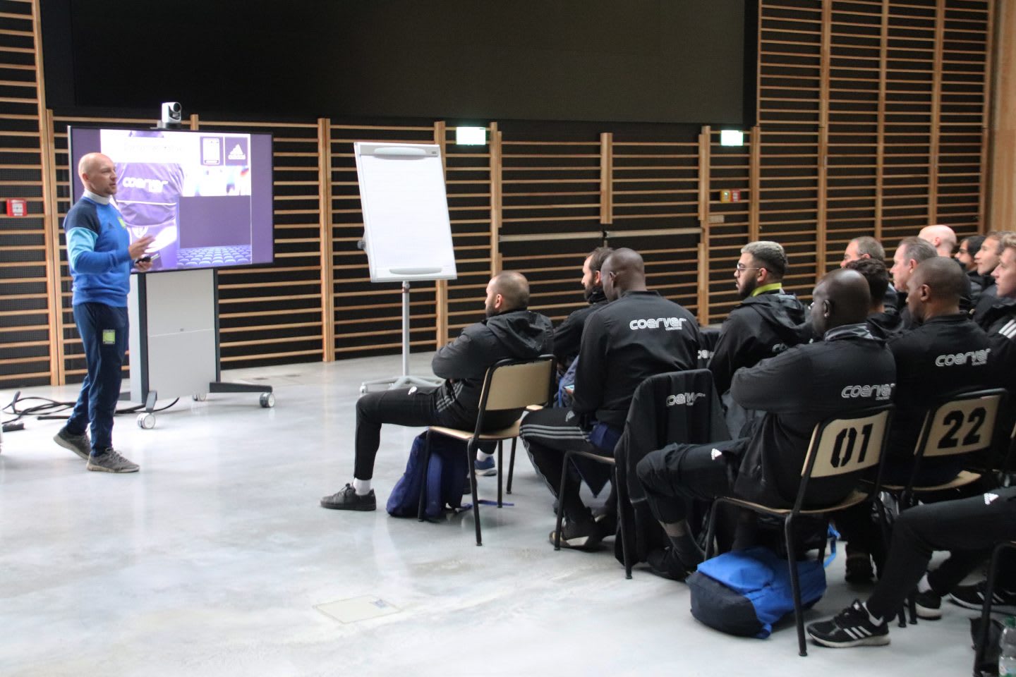 Coerver coaching theory session - coaching teams