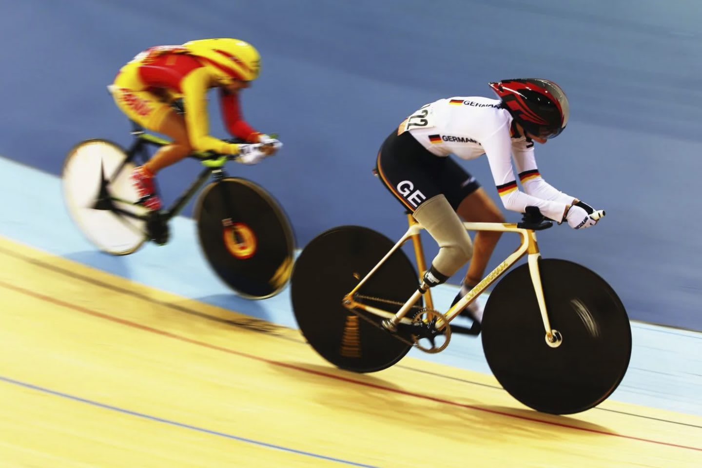 Two cyclists compete in the ring. Feel like giving up, mindset, GamePlanA