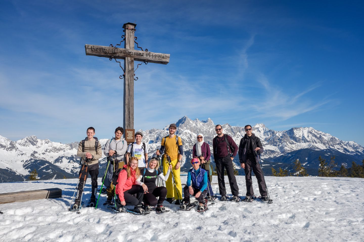 Group of men and women at the summit of a snowy mountain, outdoor, Runtastic, employees, trip, Austria, Linz
