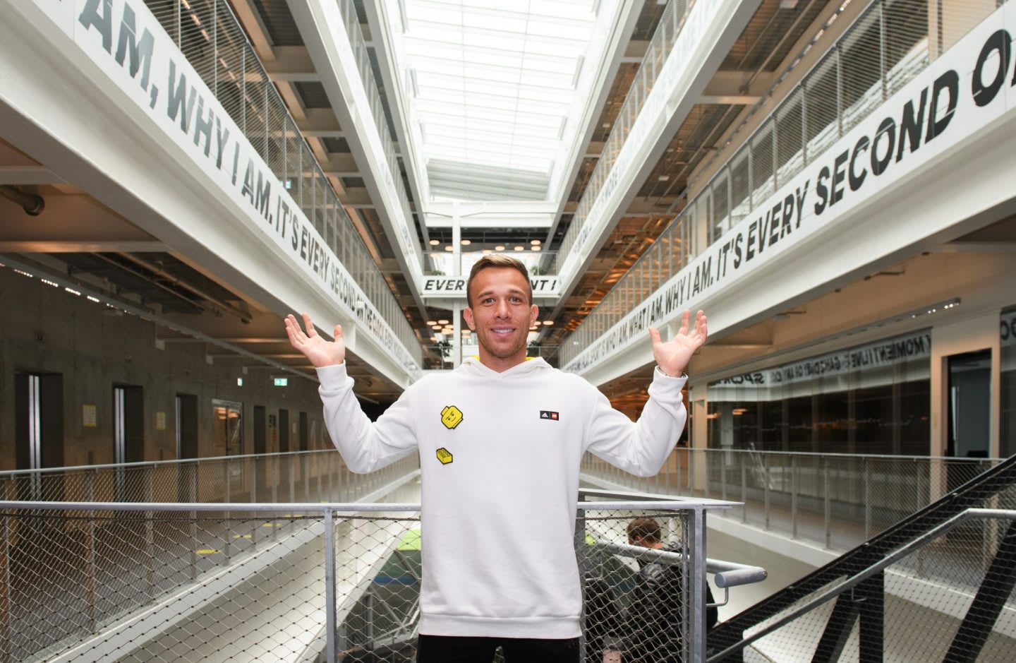 Arthur-Melo-building-sweater