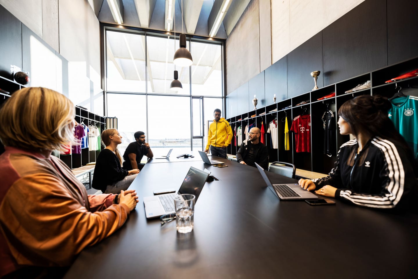 Een nacht terugtrekken Autonoom adidas' Service Design Lead Shares 3 Tips to Set Up In-House Expertise |  adidas GamePlan A