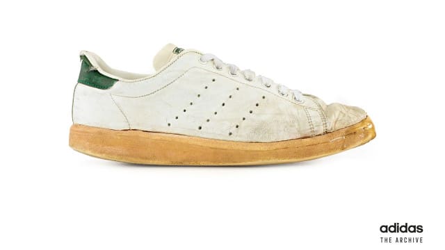 Adidas Superstar vs Stan Smith shoes (What's The Difference?)