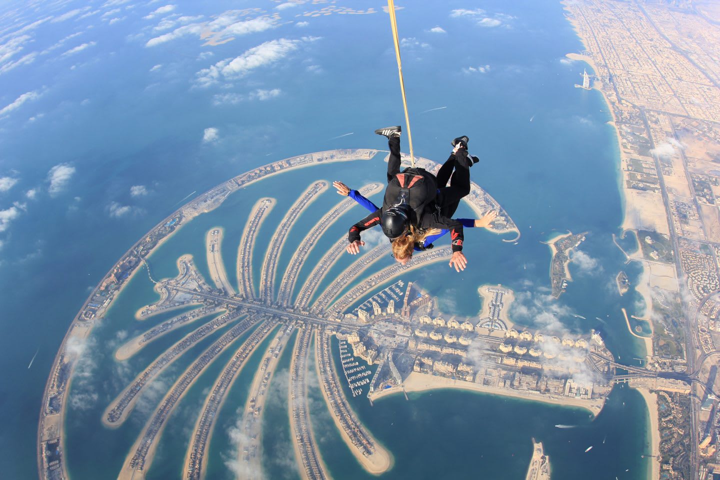 skydive-palm-island-above-sea