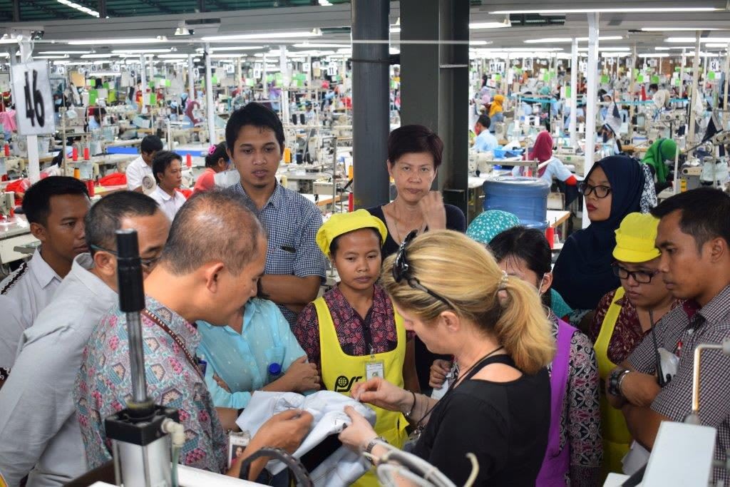 factory teamwork asia explaining