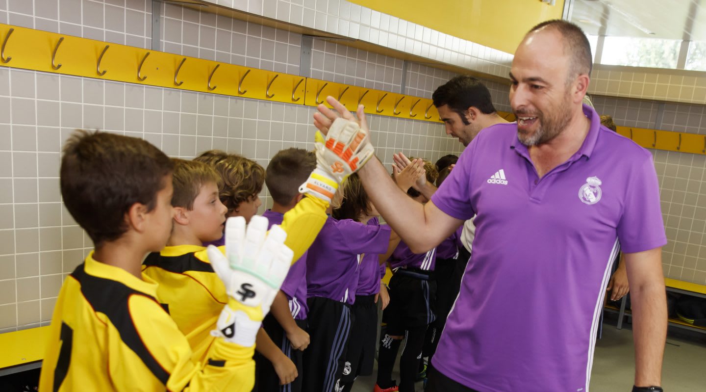 adidas-Real-Madrid-kids-youth-players-team