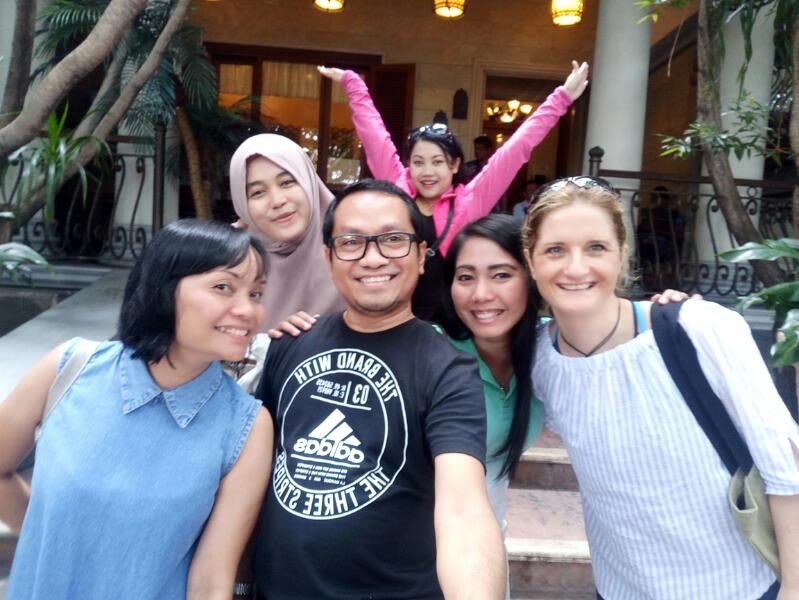 intercultural exchange friends asia group