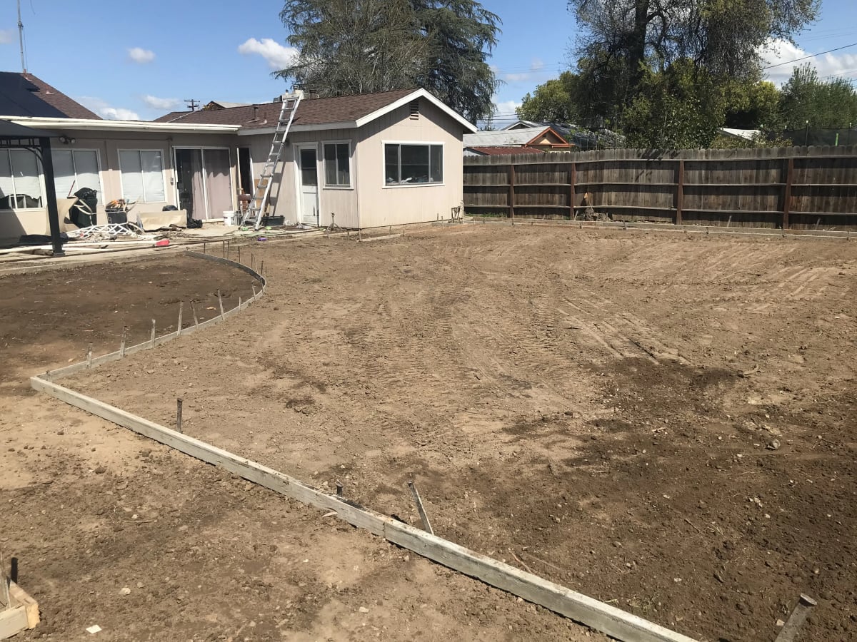Backyard Concrete Patio and Artificial Grass Installation - Reedley, CA - Image 4