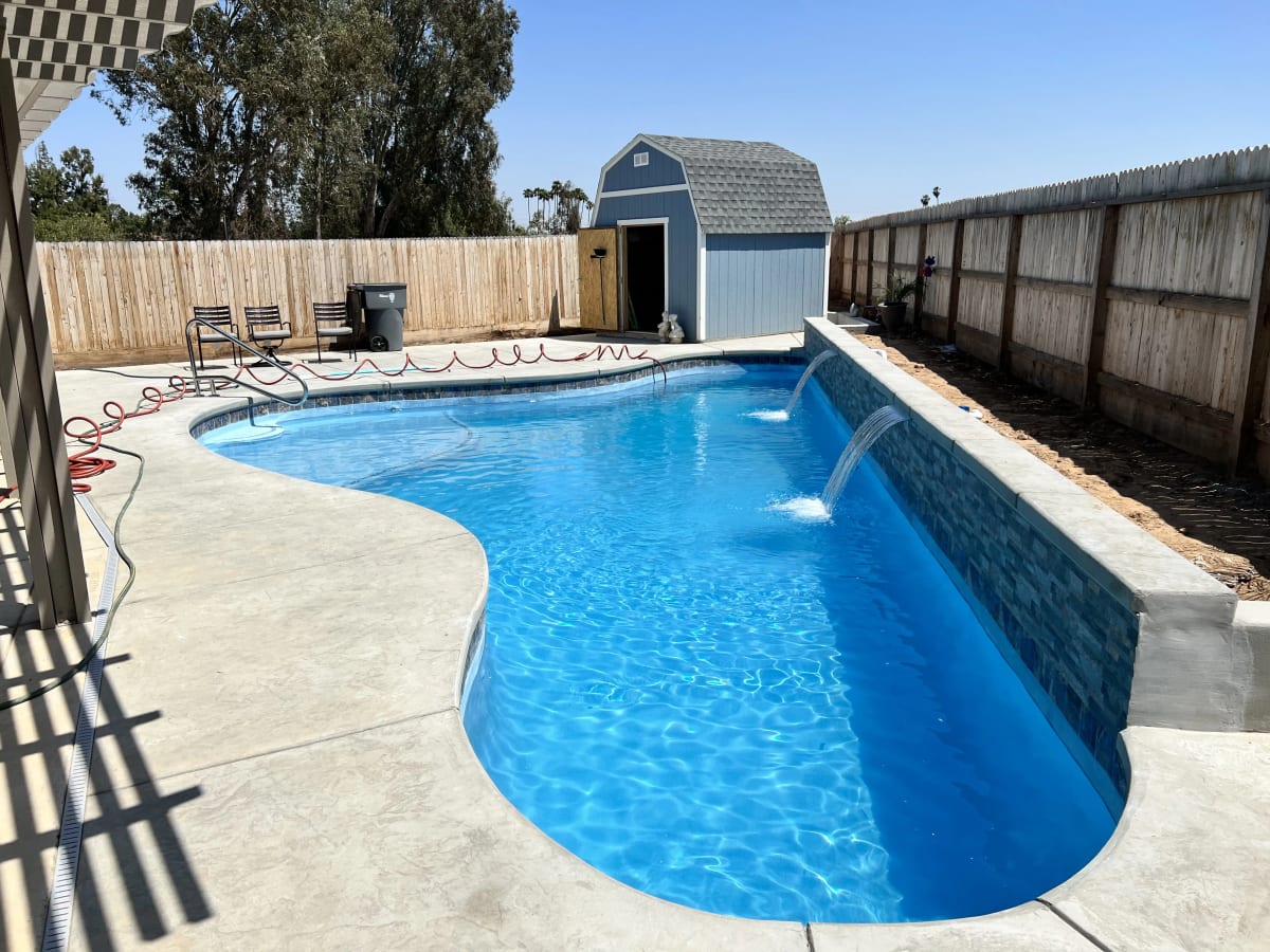 Custom Gunite Pool with Spa and Tanning Ledge - Fresno, CA - Image 9