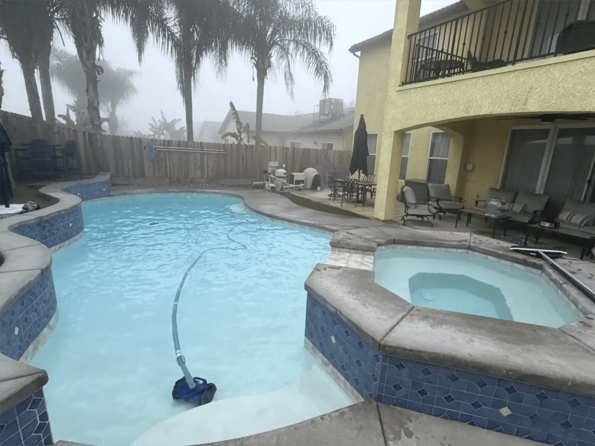 Pool construction and maintenance - Photo 1