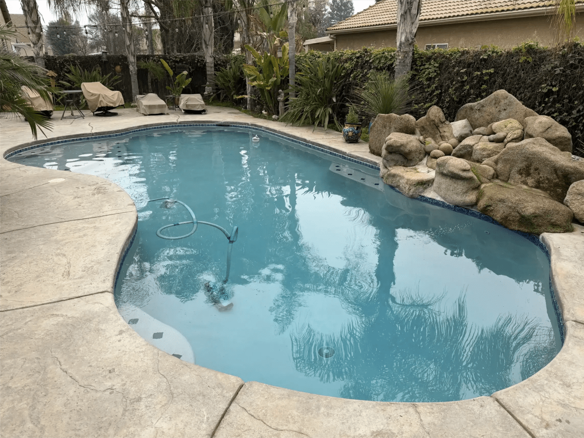 Pool construction and maintenance - Photo 3