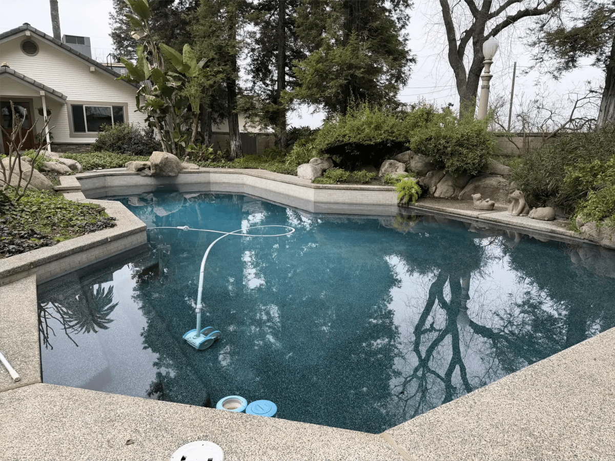 Pool construction and maintenance - Photo 17