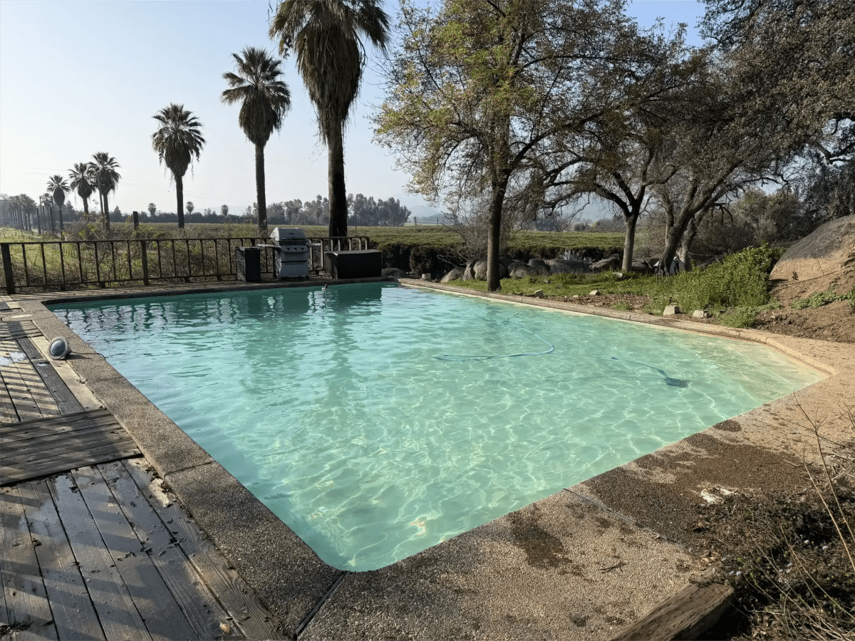 Pool construction and maintenance - Photo 25