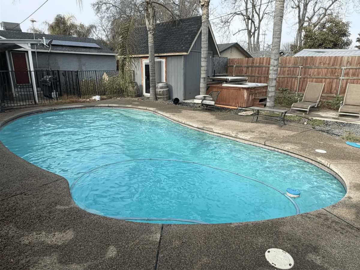 Pool construction and maintenance - Photo 40